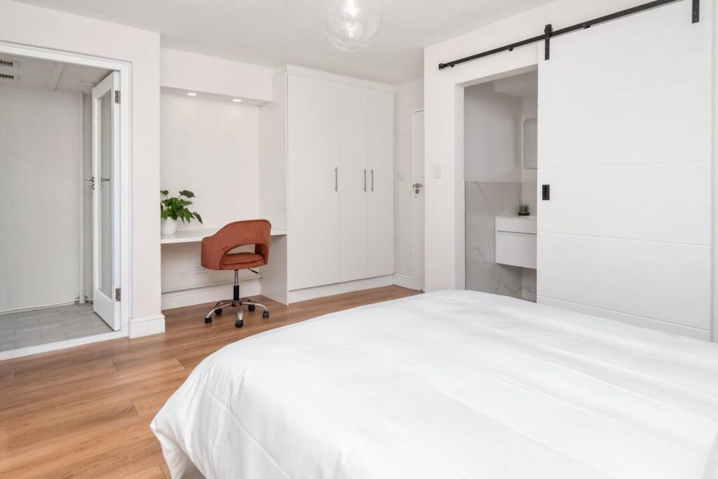 Sea point  2 bedroom Apartment