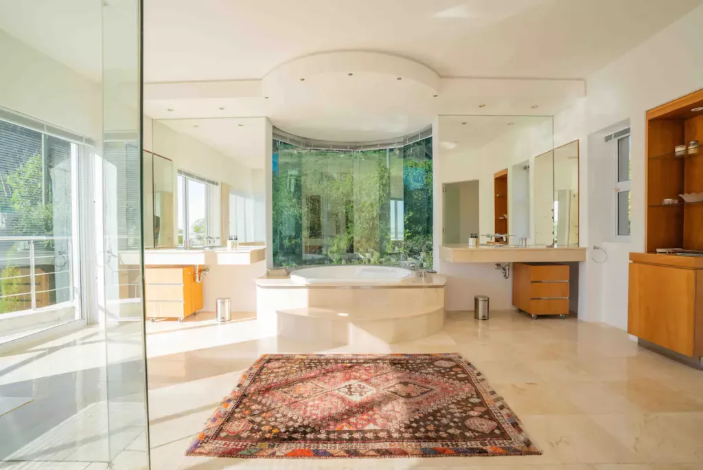 Entire Villa (10 sleeper) 5-bed 5-bath in Higgovale Camps Bay