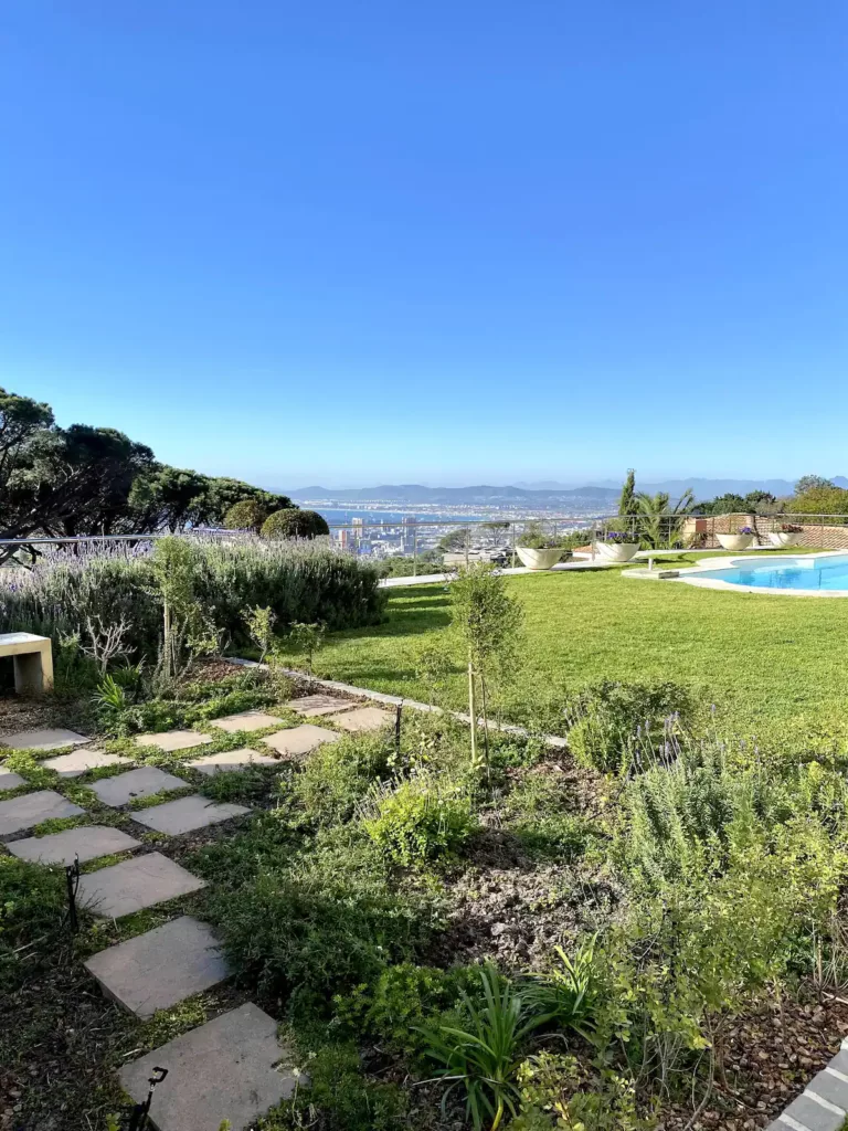 Entire Villa (10 sleeper) 5-bed 5-bath in Higgovale Camps Bay