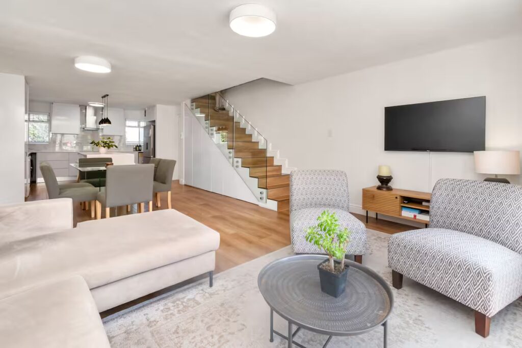 Sea point  2 bedroom Apartment