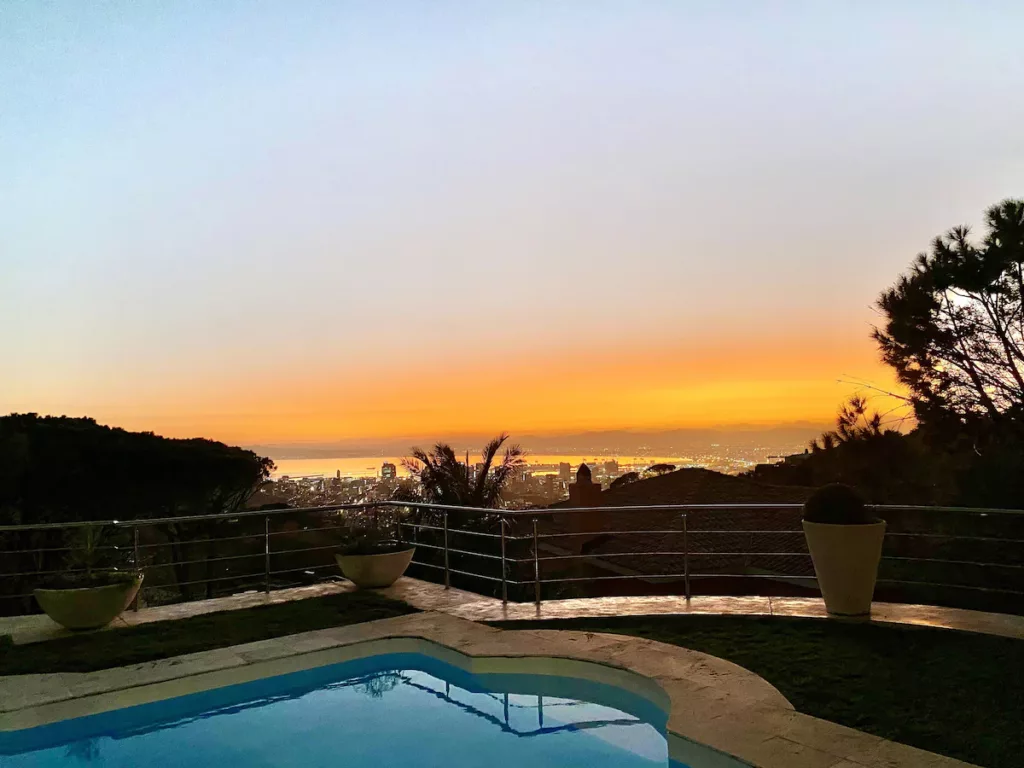 Entire Villa (10 sleeper) 5-bed 5-bath in Higgovale Camps Bay
