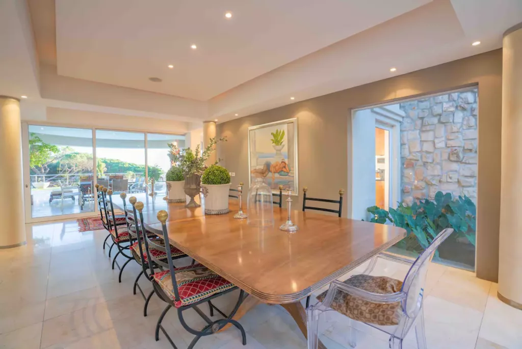 Entire Villa (10 sleeper) 5-bed 5-bath in Higgovale Camps Bay