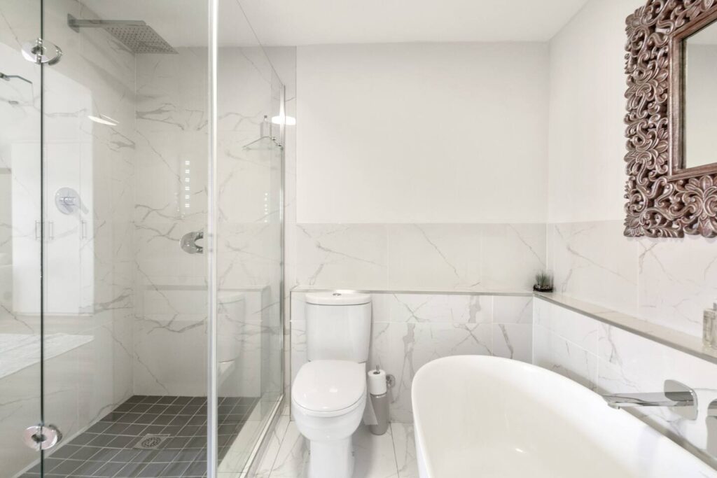 Sea point  2 bedroom Apartment