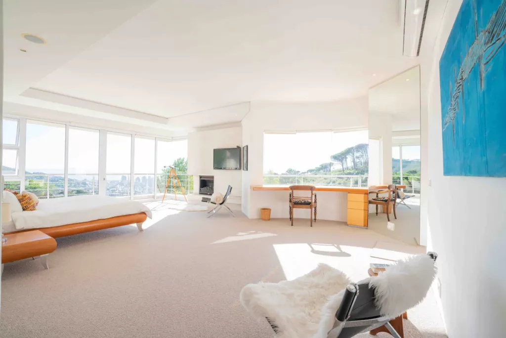 Entire Villa (10 sleeper) 5-bed 5-bath in Higgovale Camps Bay