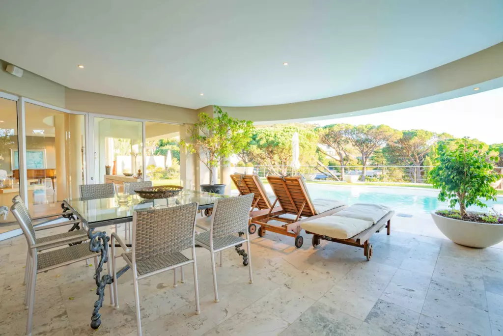 Entire Villa (10 sleeper) 5-bed 5-bath in Higgovale Camps Bay