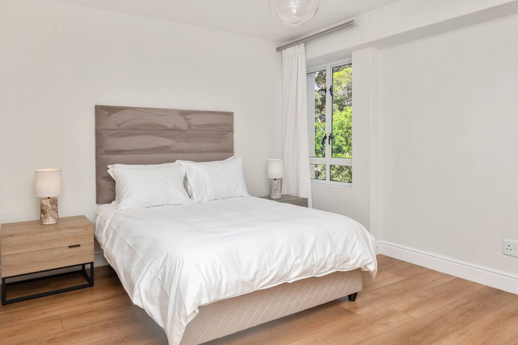 Sea point  2 bedroom Apartment