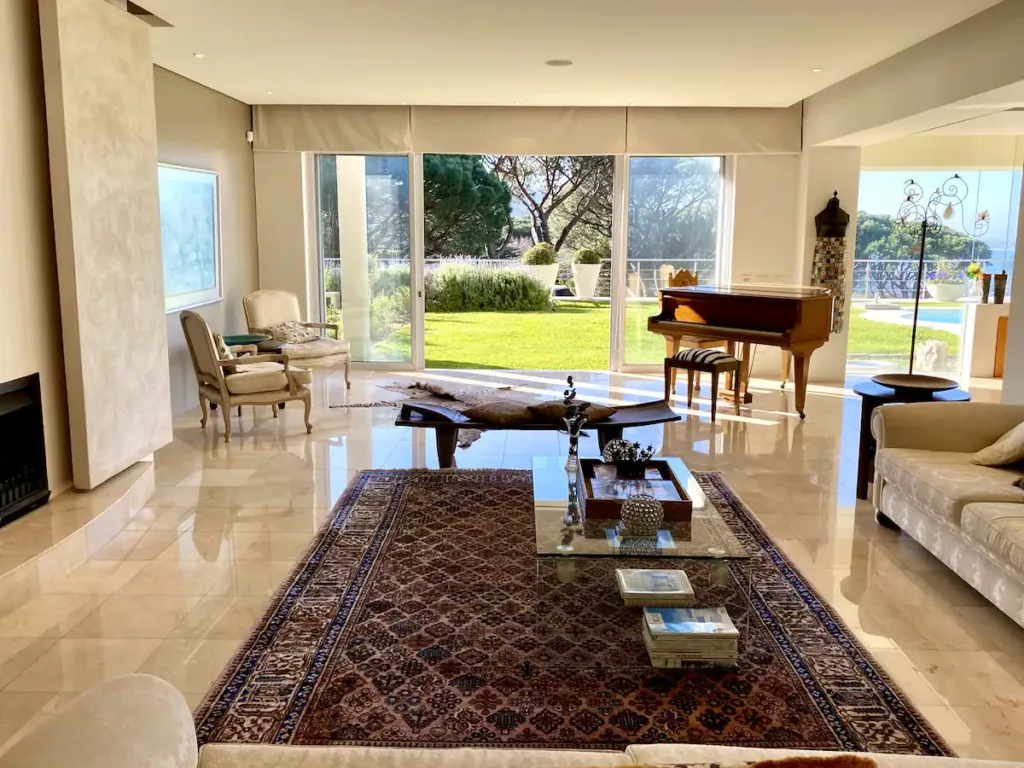 Entire Villa (10 sleeper) 5-bed 5-bath in Higgovale Camps Bay