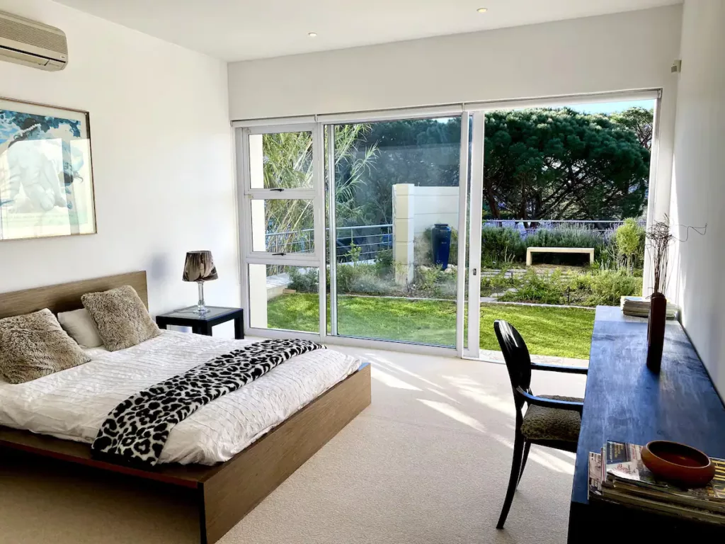 Entire Villa (10 sleeper) 5-bed 5-bath in Higgovale Camps Bay