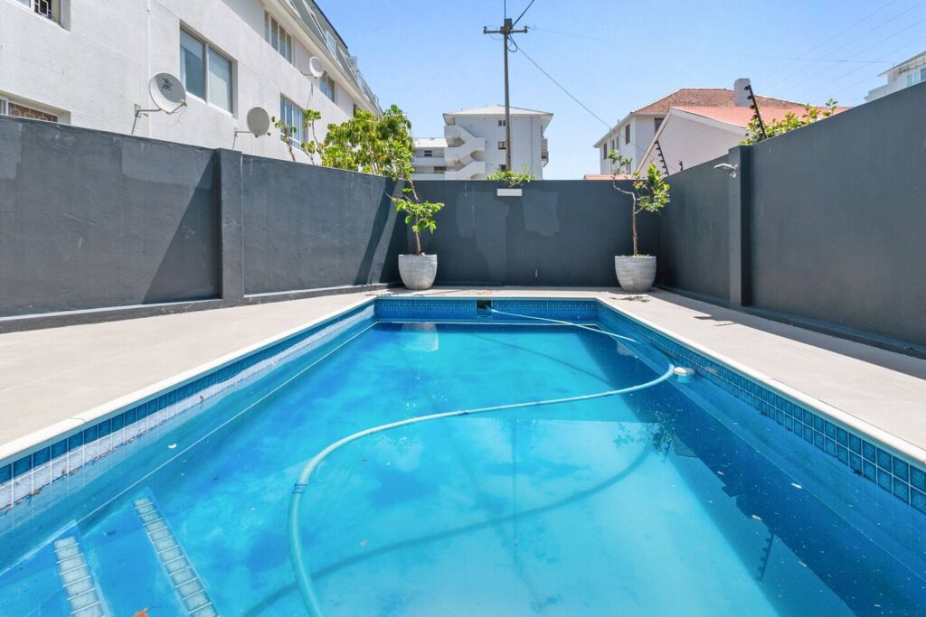 Sea point  2 bedroom Apartment